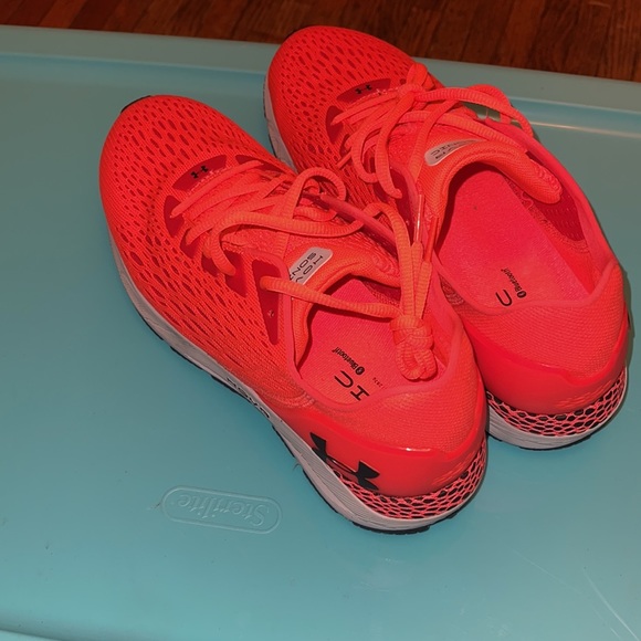 Under Armor Sonic - Picture 7 of 9